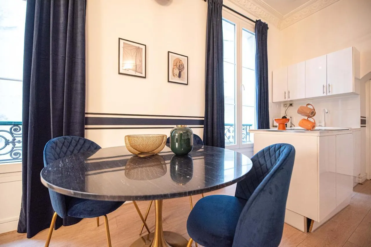 Luxury Loft In Champs Elysees Parijs Aparthotel